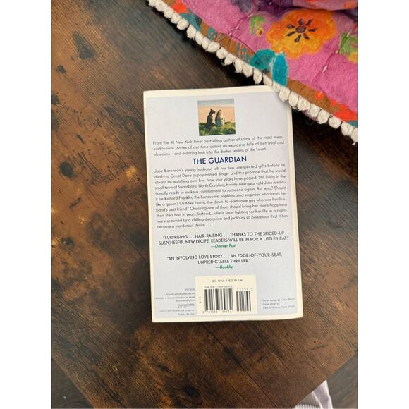 Nicholas Sparks The Guardian Paperback Book - Picture 3 of 3